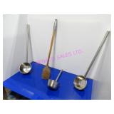 LOT, 11PCS, 9 S/S SCOOP, 2 LONG HANDLE WOOD PADDLE