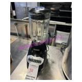 1X, B & D DOMESTIC BLENDER