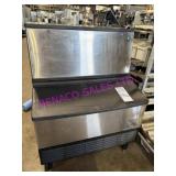 1X, HOSHIZAKI KM-301BAK 30" ICE MACH