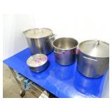 LOT, 4PCS ASST SIZE STOCK POTS W/ 3 LIDS