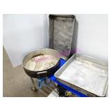 LOT, 4PC, 3 ASST SIZE ROASTING PAN & 1 SKILLET