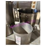LOT. 2 ASST STOCK POTS 11"X9" & 16.5"X15"