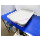 LOT, 11PCS FULL SIZE BUS BINS W/ LIDS