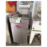 1X, VULCAN LG400 40LB FRYER - NAT GAS