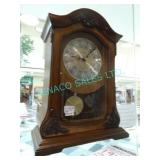 1X,RHYTHM CRJ-732UWW TABLE CLOCK ($495.00 RETAIL)