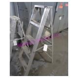 1X, ALUM 5 STEP LADDER
