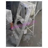 1X, ALUM 4 STEP LADDER
