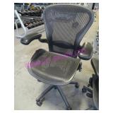 1X, HERMAN MILLER BLACK MESH OFFICE CHAIR