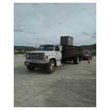 (T) 1986 GMC flatbed truck