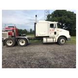(T) 2000 9200 International tractor truck