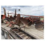Alis chalmer 5 bottom Plow