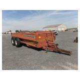 Case IH 1580 Tandem Axle Manure Spreader