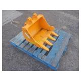 Unused GIYI CAT303 Excavator Bucket ~24"