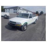 2000 Chevy S10 4WD Pickup