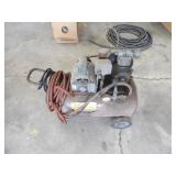 Century Air Compresser 1/2HP 110v w/Hose