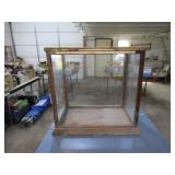 26.5x17x26 Glass/Wood Cabinet, Missing one Glass