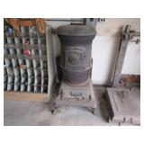 Frost-Killer No.220 Wood Stove w/ Wabash Fire Back