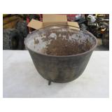 20x14.25in. Pot w/ Handle