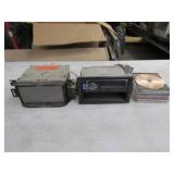 Alpine CD/Receiver CDE-121,Pioneer MixTrax & 6-CDS