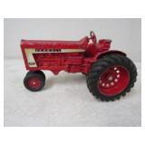 IH Farmall 806 NF ERTL 1/16th Scale, Die Cast