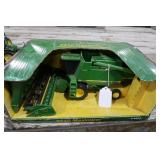 ERTL John Deere 9510 Maximizer 1:28 Scale Metal