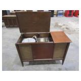 Zenith Z906 Record Player Stereo 40x17.5x27.5 110v