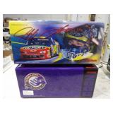 Action Dupont 2000 #24 Jeff Gordon 1:24 Scale