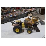Tonka Tractor w/Loader & International Tractor w/