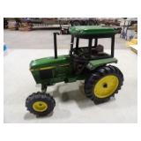 ERTL John Deere 2755 Metal Die Cast Tractor