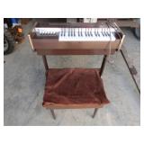 Magnus Elec Childeren's Chord Organ w/Bench & Book