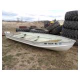 Starcraft 14ft Aluminum Boat w/2 Oars
