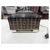 RCA Victor Radio (Unsure if Works, Knobs Missing)