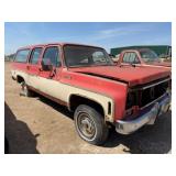 1977 Chevrolet Suburban Silverado 10 4x4, Auto, V8