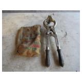 Castrating Tool
