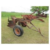 IH 4 Bottom Pull Type Plow, 2 Coulters,No Hyd. Cyl