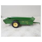 ERTL John Deere 44 Manure Spreader Die Cast Metal