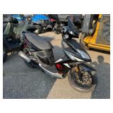 2011 Kymco Super 8 50 2T Scooter, Tilte, Runs