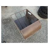 Priefert Ranch Equipment Hanging Feeder 20.25inW