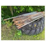 32-6ft. & 2-7ft. T-Posts