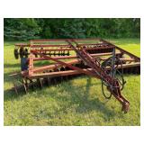 IH 37 Disc Harrow, 14ft. Tandem Disc,Hyd. Cylinder
