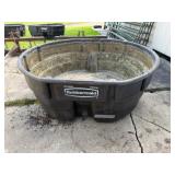 Rubber Maid 300 Gal. Poly Water Tank (Has Crack)