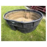 Rubber Maid 300 Gal. Poly Water Tank