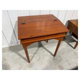 28.5x24.5x32in. Desk