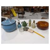 USA Pot w/Lid 7in Dia, Blue Aluminum Pot w/Misc