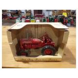 ERTL Farmall A 1/16 Metal Die Cast Tractor