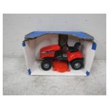 Scale Models Simplicity Lawn & Garden Tractor 1/16