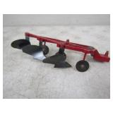 IH 3 Bottom Metal Die Cast 1/16th