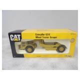 ERTL Caterpillar 631E Wheel Tractor Scraper 1/50,