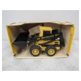 ERTL New Holland Skid Steer Loader 1/16 Metal Die