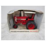 ERTL Special Edition IH Hydro 100 Rops 1/16